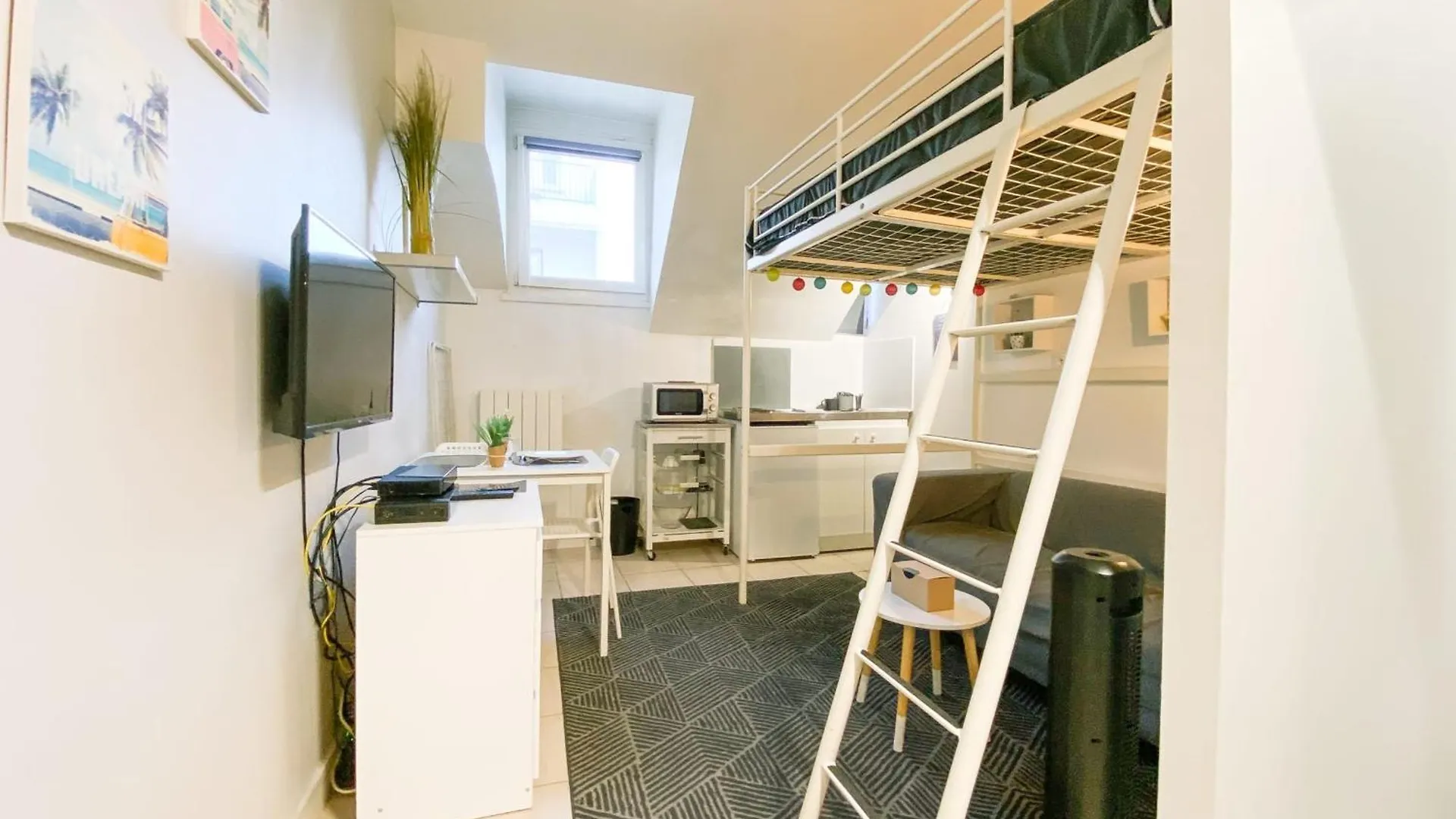 The Champo Studio Near The City Centre #B2 contacts